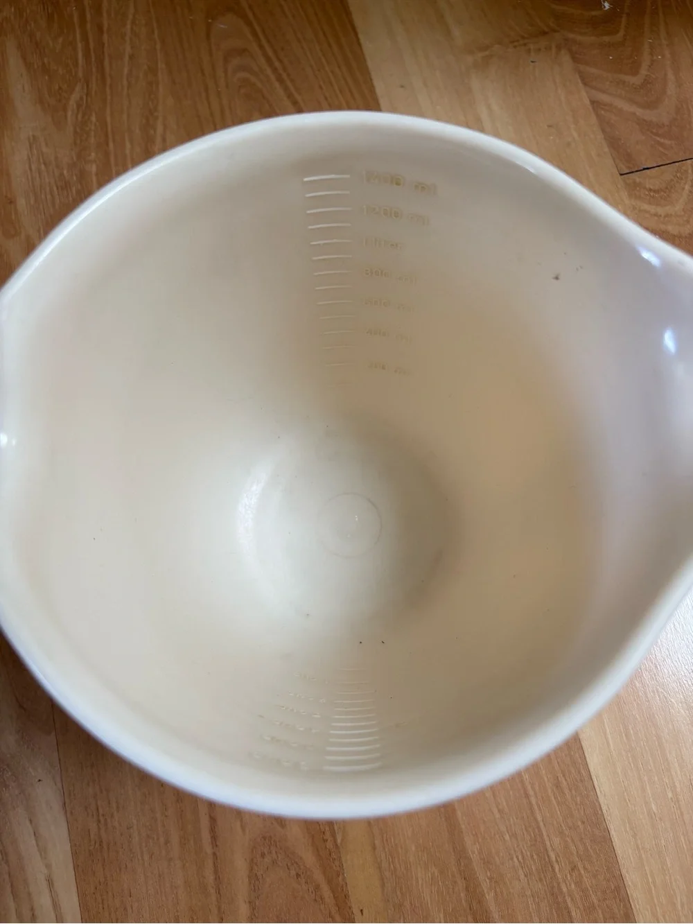 vintage Rubbermaid Grip & Mix batter bowl in white 6 Cup